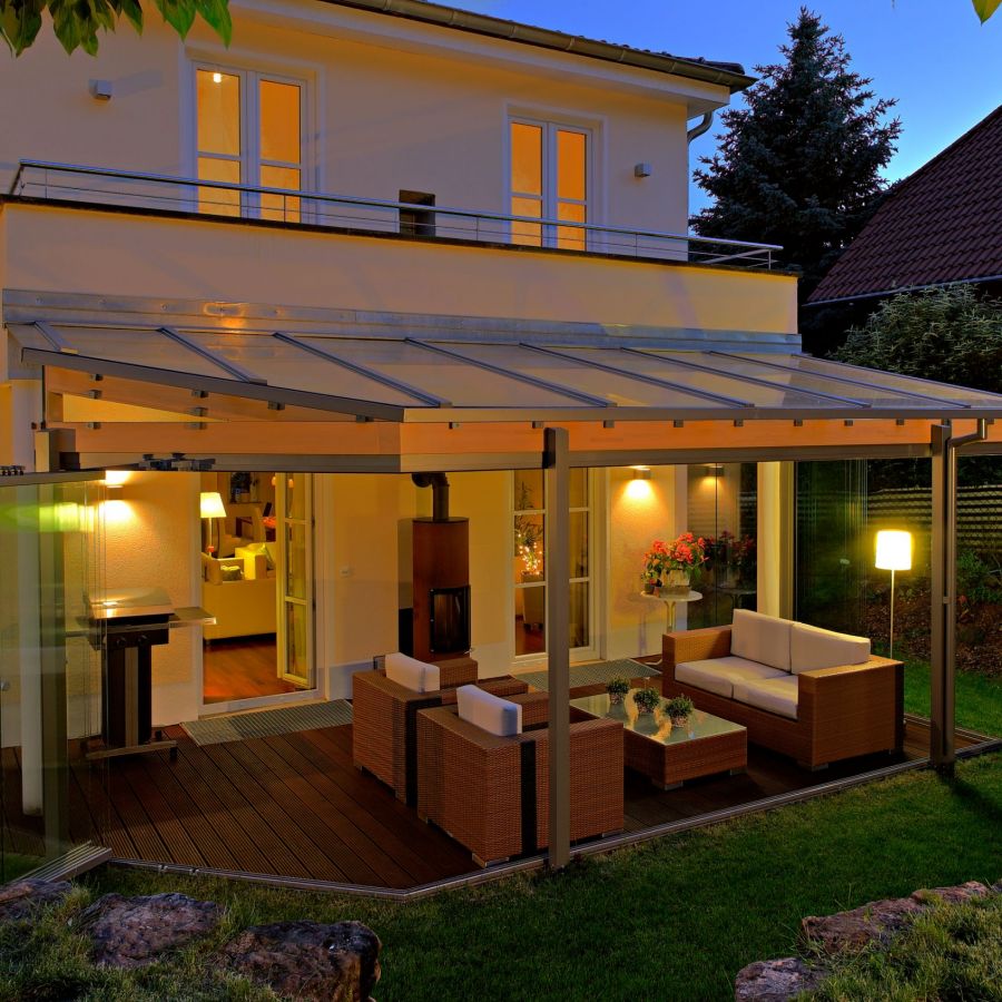Geschützte Terrasse dank Glasdach und Verglasung im Raum Homburg an der Saar