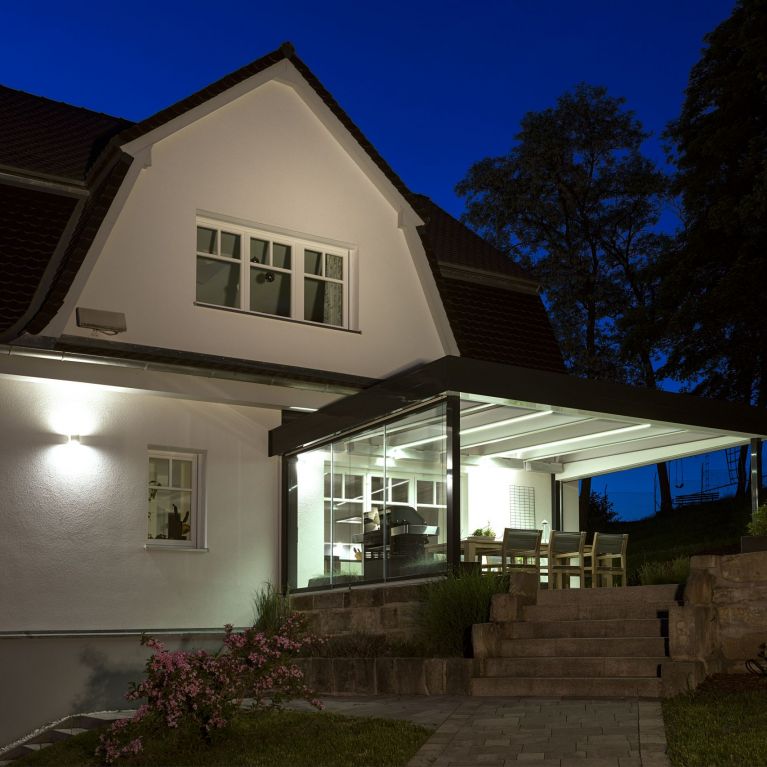 Nachtansicht der Terrassenüberdachung in Thüringen