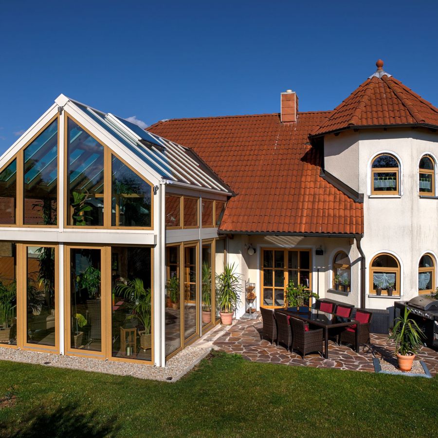 Zweigeschossiger Wintergarten mit Wellnessbereich, Raum Hof, Oberfranken